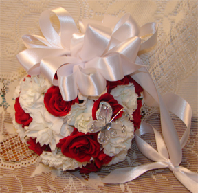 Andrea's red and white kissing ball